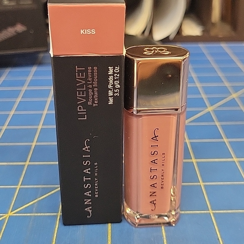 Anastasia Beverly Hills Lip Velvet - Kiss 3.5g New In Box